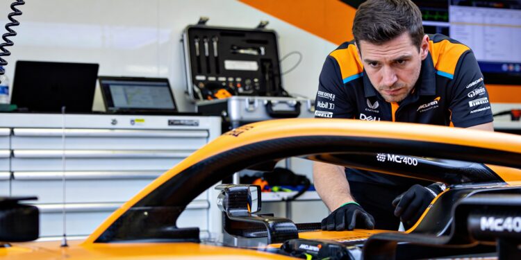 mclaren in zwaar weer nieuwe voorvleugel werkt nie