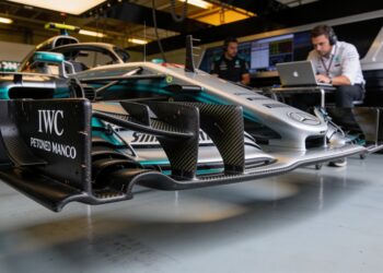 mercedes en red bull omzeilen regels met slimme mo