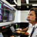 Mercedes laat teugels vieren: geen teamorders in titelstrijd 2 mercedes laat teugels vieren geen teamorders in ti