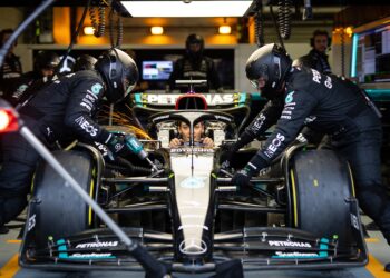 mercedes onthult cruciale fout bij pitstop van geo