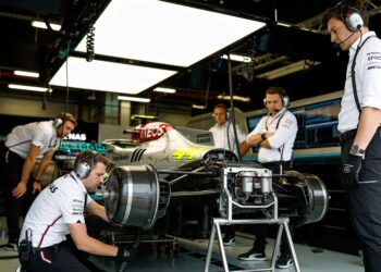 mercedes staat voor maandenlang onderzoek na batte