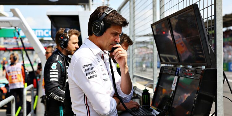 mercedes vecht straf russell uit monaco aan bij fi