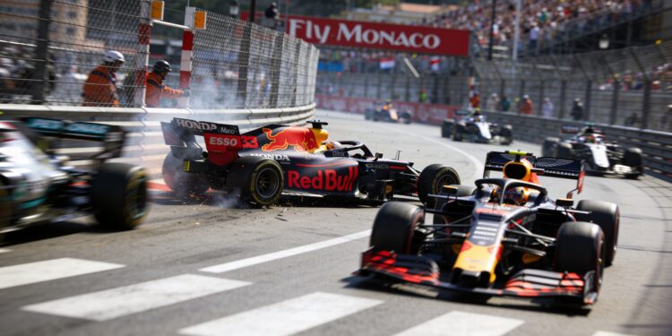 motorpech dwingt biddende verstappen tot opgave in