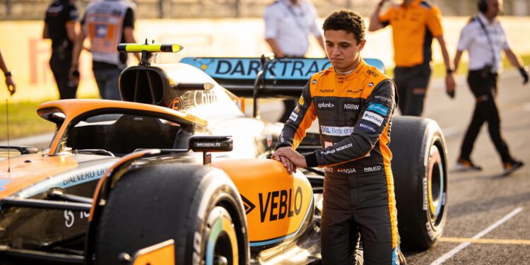 norris na podium in spanje mercedes en ferrari war