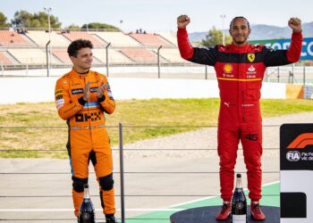 norris over hamiltons zege een middelvinger naar z
