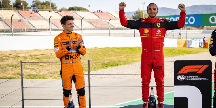 norris over hamiltons zege een middelvinger naar z