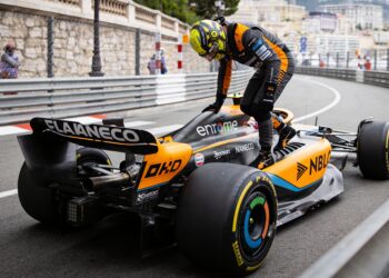 norris valt uit en wordt slachtoffer van monaco vl