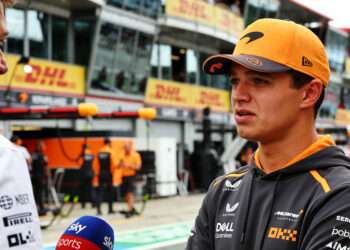 norris wijst ferrari aan als topfavoriet voor mona