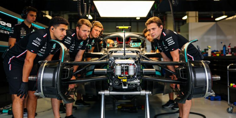 Onbekend batterijprobleem werpt schaduw over Mercedes' titelkansen 1 onbekend batterijprobleem werpt schaduw over merce