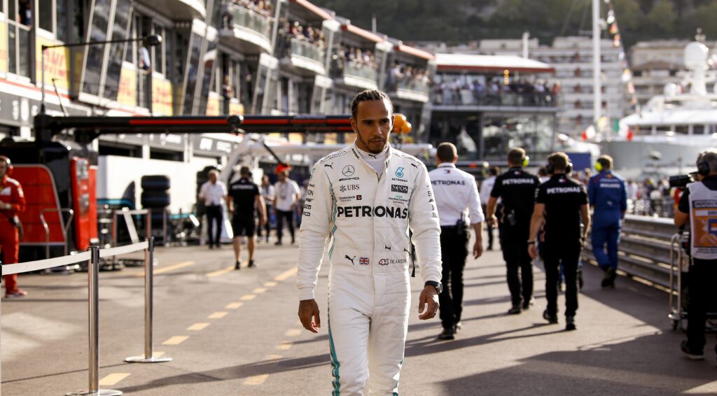 onrust na monaco hamilton vecht straf aan leclerc