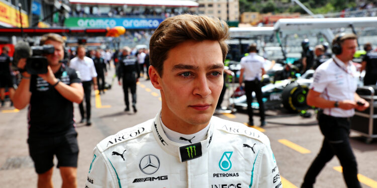 pech achtervolgt russell priveauto kapot in monaco