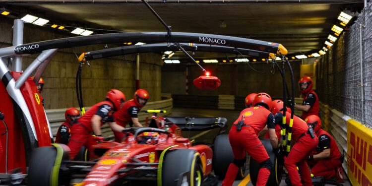 pitstopfout kost hamilton dure seconden in monaco