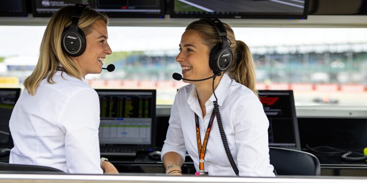 Powell en Pulling vormen historisch F1-commentaarduo bij BBC 1 powell en pulling vormen historisch f1 commentaard