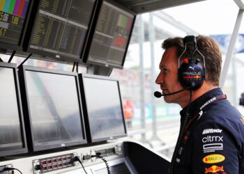 red bull in gesprek met fia na verrassende motor u