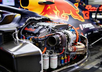 red bull motor de maatstaf concurrentie krijgt upg