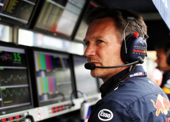 red bull vecht fia besluit over 2026 motor aan