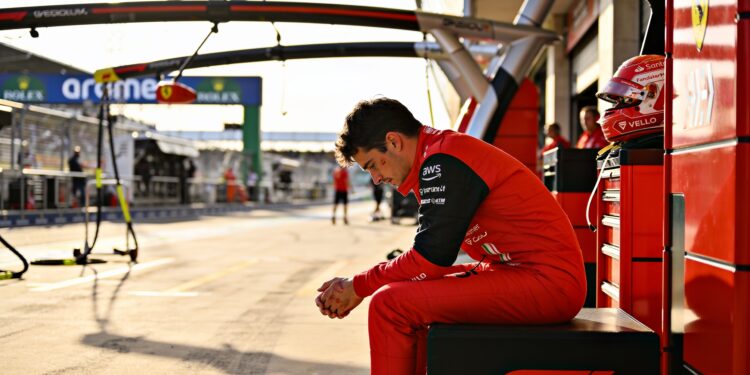 rosberg hamiltons mentale druk breekt leclerc bij