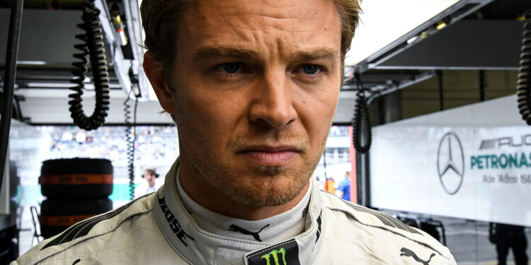 rosberg ik moest mezelf verloochenen om hamilton t