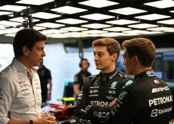russell en antonelli na fel duel hiervoor zijn we