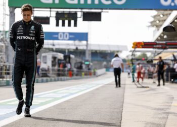 russell gooit handdoek in de ring voor f1 titel 20