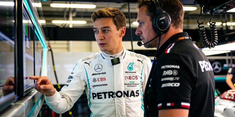 russell kritisch op mercedes na strategische chaos