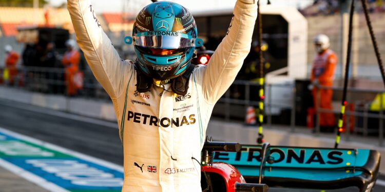 russell pakt pole in spanje drama voor leclerc na