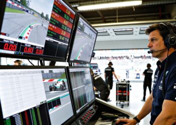 schumacher crash tussen russell en antonelli is on