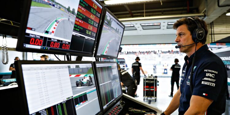 schumacher crash tussen russell en antonelli is on
