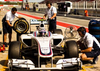 startfout williams albon en sainz riskeren straf i
