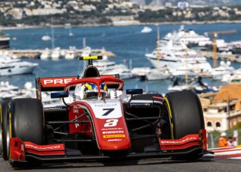 startgrid f2 monaco opgeschud na straffen camara o