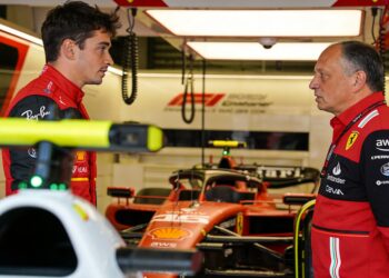 vasseur overtuigt leclerc monegask negeert rivalen