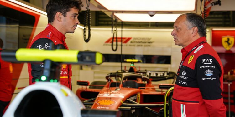 Vasseur overtuigt Leclerc: Monegask negeert rivalen voor Ferrari 1 vasseur overtuigt leclerc monegask negeert rivalen