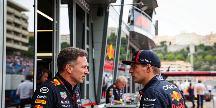 verstappen in overleg met red bull na drama in mon