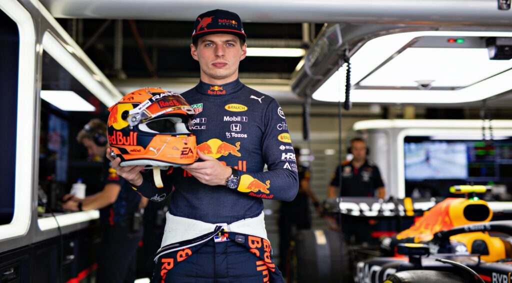 verstappen onthult speciale helm voor cruciale thu