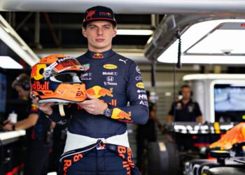 verstappen onthult speciale helm voor cruciale thu