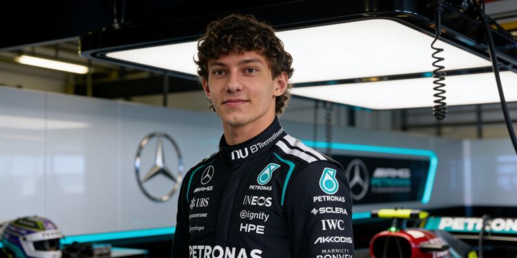 Verstappen prijst titelfavoriet Antonelli: 'Een speciale coureur' 1 verstappen prijst titelfavoriet antonelli een spec
