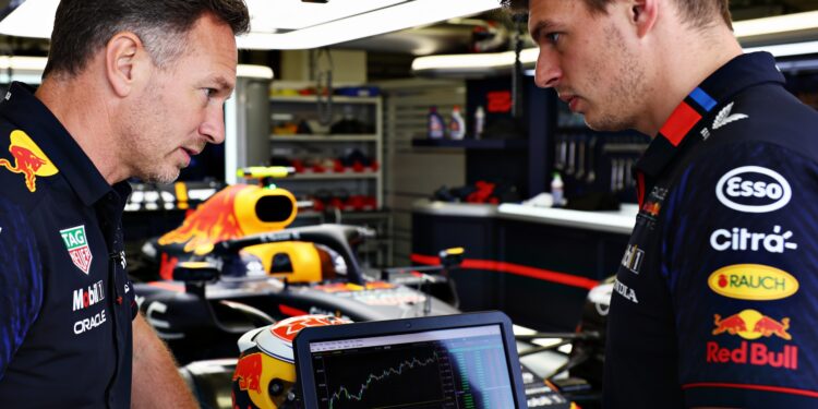 Verstappen slaat alarm: 'Verliezen overal op het circuit' 1 verstappen slaat alarm verliezen overal op het cir