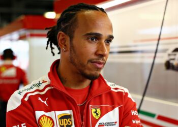villeneuve hamilton kan titel pakken via mercedes