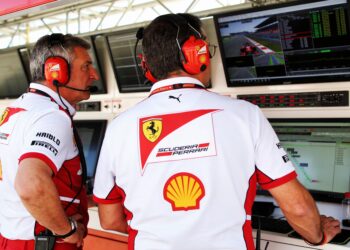villeneuve looft riskante ferrari strategie bij ze