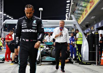 waarom lewis hamilton sky reporter martin brundle