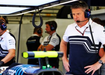 williams in tijdnood na kostbare crash sainz in mo