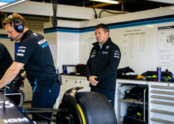williams past prioriteiten aan na kostbare crash a