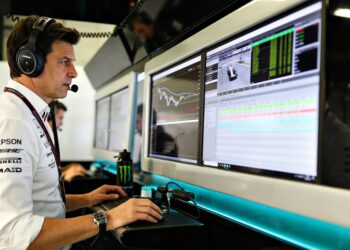 wolff legt blunder uit die russell podium in monac