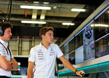 wolff steunt russell na dominante training antonel