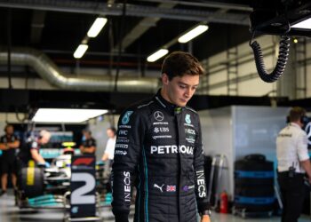 zware fia straf kost russell cruciale punten in mo